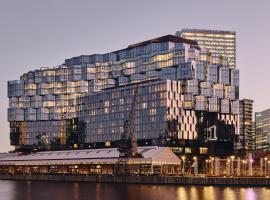 1 Hotel Melbourne, hotel with hot tubs in Melbourne