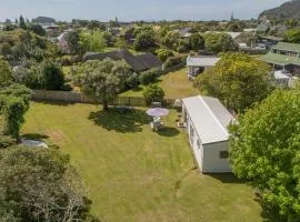 MCKE129 - Classic Kiwi Bach Escape