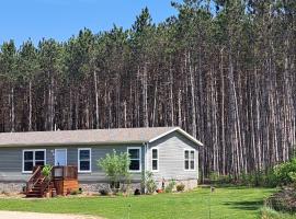 Bare foot bay retreat, hotel v destinaci Chetek