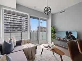 Chic 1-Bedroom Downtown Toronto Getaway