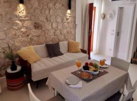 Casa Ruben - Two Bedroom Holiday Home with Sea View, ξενοδοχείο σε Kut