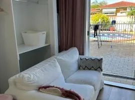 Mains Rd studio 带沙发阳光房 M8