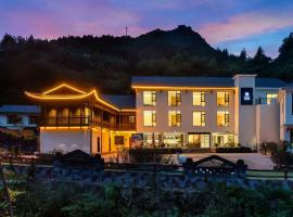 Shambhala Hotel of Zhangjiajie, hotel in Xinglong