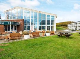 Premium apartment with loft in holiday park, ξενοδοχείο σε Ringkøbing