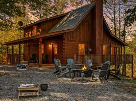 Galactic Cabin in Smokies!, hotel i Pittman Center