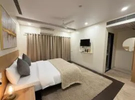 Hotel Heaven Luxes Opp Miraj Cinemas