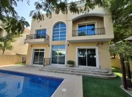 Élégante Villa de Luxe 5 Chambres avec Piscine Privée