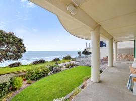 Wanaka Studio - sea views from your private patio, hotel in New Plymouth