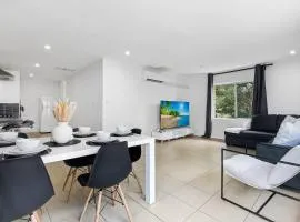 The Coastal Escape - Games & Vibes