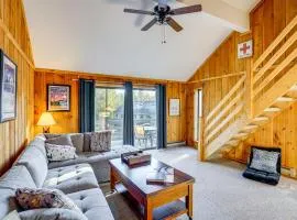 4 Mi to Mt Snow Resort! Family Condo with Balcony