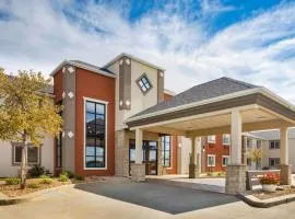 Howard Johnson by Wyndham Oacoma Hotel & Suites