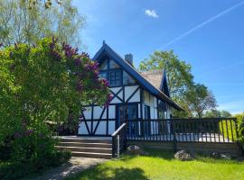 Landhaus 4 Stettinerhaff, hotel v destinaci Dargen