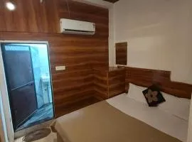 Hotel OM SHREE PALACE