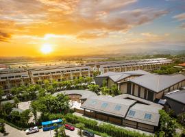 Lynntimes Thanh Thủy Wellness Hotel & Resort, hotel com estacionamento em La Phu