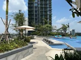 Lumiere Garden Hideaway