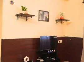Minimalist 1-Bedroom Apartment Near Candolim Beach