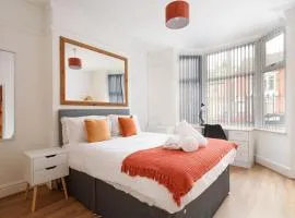 6Bedroom House with Free Parking