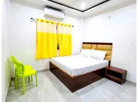 HoTel Sekhar-Palace-Near VaraNasi JunctioN WitH InterNet FacilitY