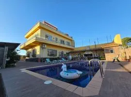 Piscina climatizada jacuzzi sauna y gym privados