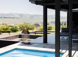 Luxury 4BR Drakensberg Home Private Pool and Braai