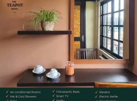 The Teapot Hotel, מלון בנגה