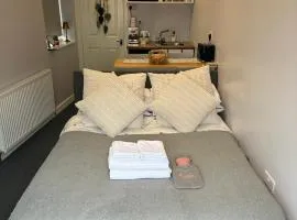 A Cosy Harrogate Hideaway