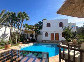 Riad TAWALA Surfing Mind, hotel v destinaci Tamraght Ouzdar