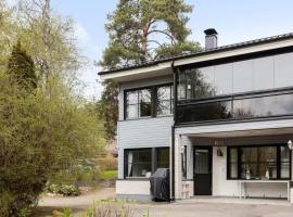 Nordic Nest B, ξενοδοχείο στη Βάνταα