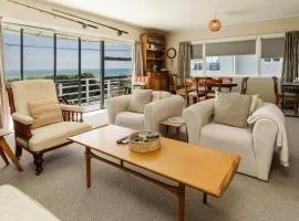 Messenger Magic - classic 5BR Kiwi bach