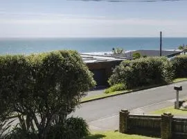 Messenger Magic - classic 5BR Kiwi bach