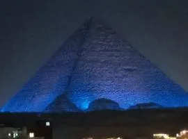 pYramids StatiOn View