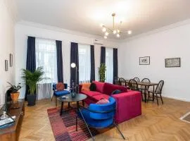 Light and Luxurious 2BR Apartment - by Wehost