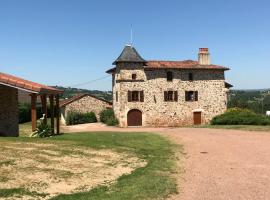Le gîte de caractère, hôtel à Flagnac