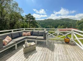 1 Bedroom Cozy Home In Førde I Hordaland, hotel a Erve