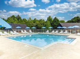 Vacancéole - Residence le Domaine du Bosquet, aparthotel in Égletons