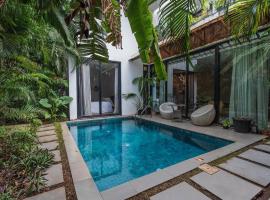 3 Bedroom Private Pool Villa in North Goa by Amorey Stays, hotel in Vagator