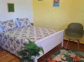 Maison accueillante à Sainte-Rose, 25 m² et balcon