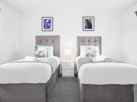 Two Bedrooms Apartment - Parking - Netflix - Cradley Heath 51C, hotel em Netherton