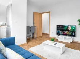 Stylish 2 Bedroom Apartment - Netflix - Off Street Parking 1DS