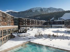 Falkensteiner Hotel & Spa Carinzia Superior, hotel with hot tubs in Tröpolach