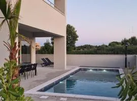 Gorgeous Home In Zaton