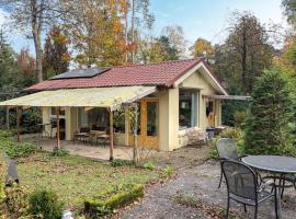 2 Bedroom Lovely Home In Holten, hotel i Holten