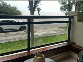 Apartamento con vista al Rio y frente a la playa