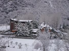 Hotel SNÖ Condes del Pallars, hotel em Rialp