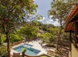 Casa com Piscina, Salao de jogos e Churrasqueira