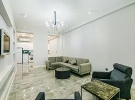 Lux Apartment View Baku Formula 1 Street