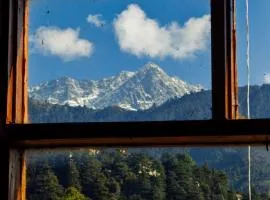 Artllers at Vicctoria House, All Mountain View rooms with Free Parking