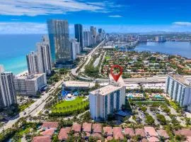 Resort at Sunny Isles Beach with Ocean view