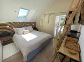 Chambre Chic et Charme dans Moulin, hotel i Rouessé-Vassé