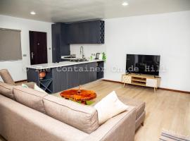 Container Home Retreat, ξενοδοχείο σε Akropong